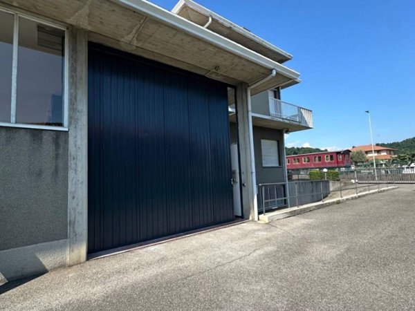 ufficio in affitto a Valbrembo in zona Scano al Brembo
