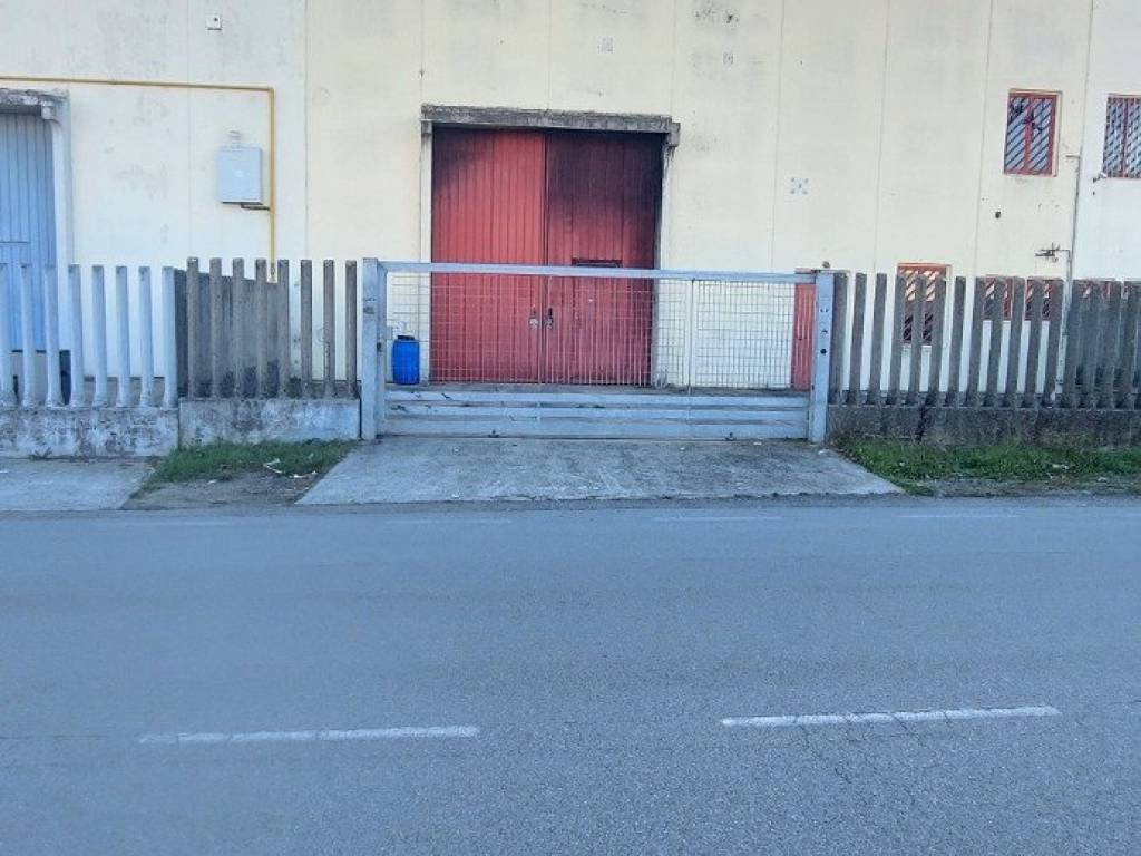 locale commerciale in affitto a Verdellino