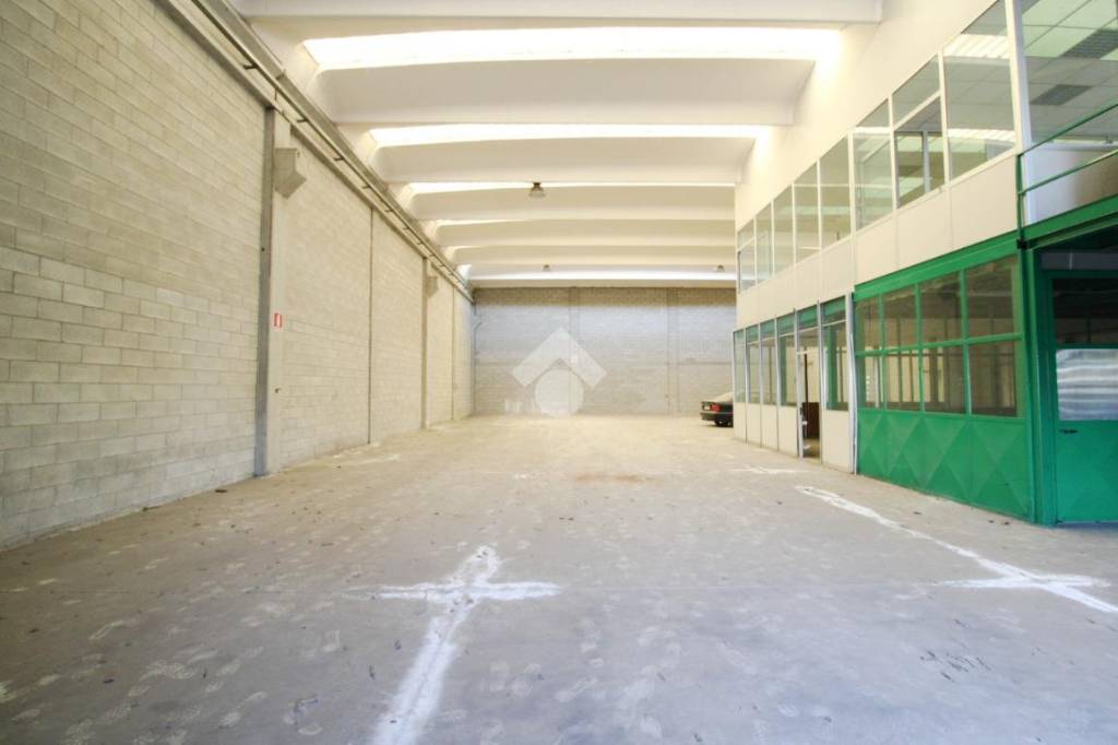 locale commerciale in affitto a Verdellino