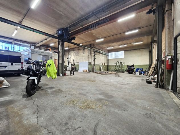 locale commerciale in affitto a Vertova