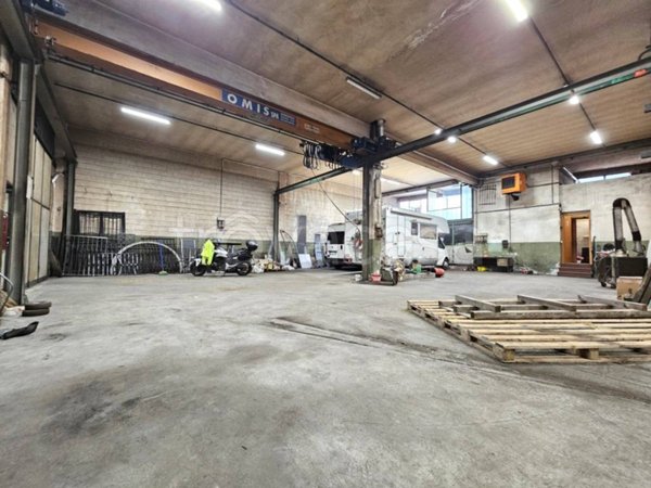 locale commerciale in affitto a Vertova