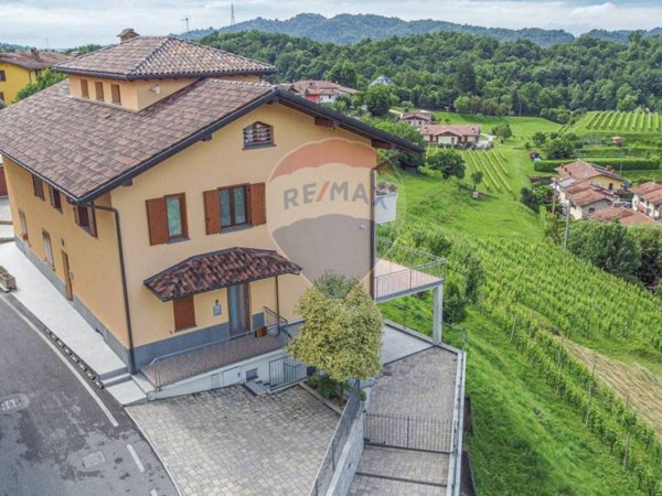 appartamento in affitto a Villa d'Almè in zona Bruntino