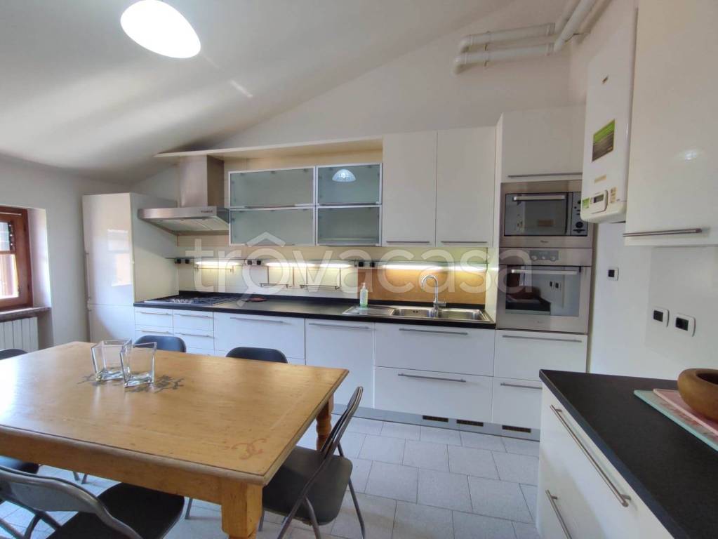 appartamento in affitto a Villa d'Almè