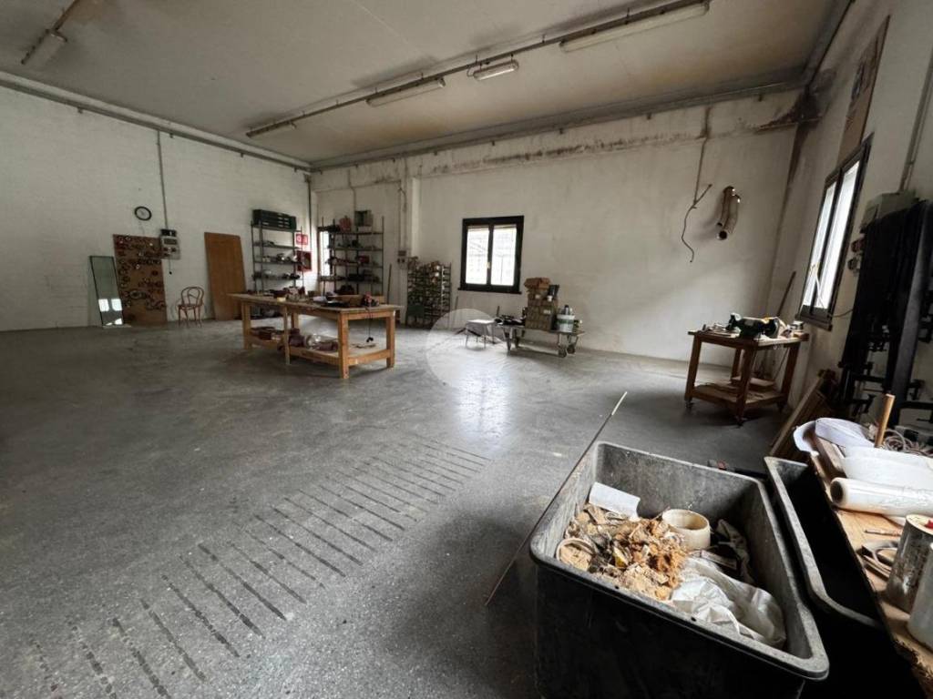 locale commerciale in affitto a Villa di Serio