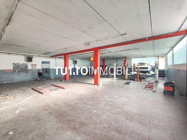 locale commerciale in affitto a Zanica