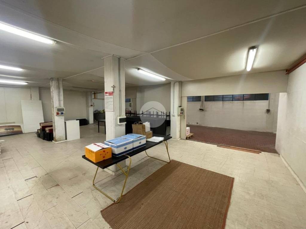 locale commerciale in affitto a Zanica in zona Padergnone