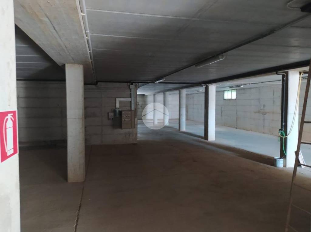 locale commerciale in affitto a Zanica