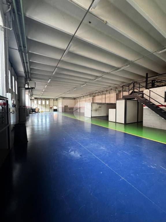 capannone in affitto a Zanica