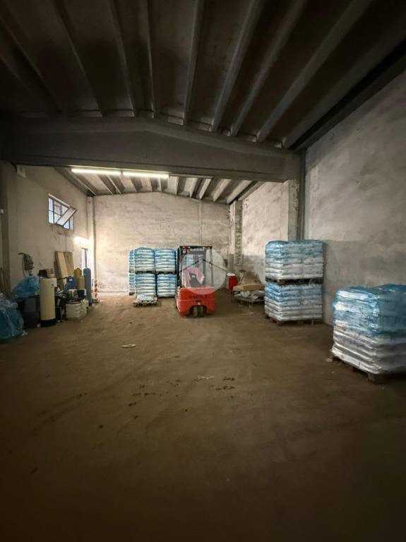 locale commerciale in affitto a Zanica in zona Padergnone