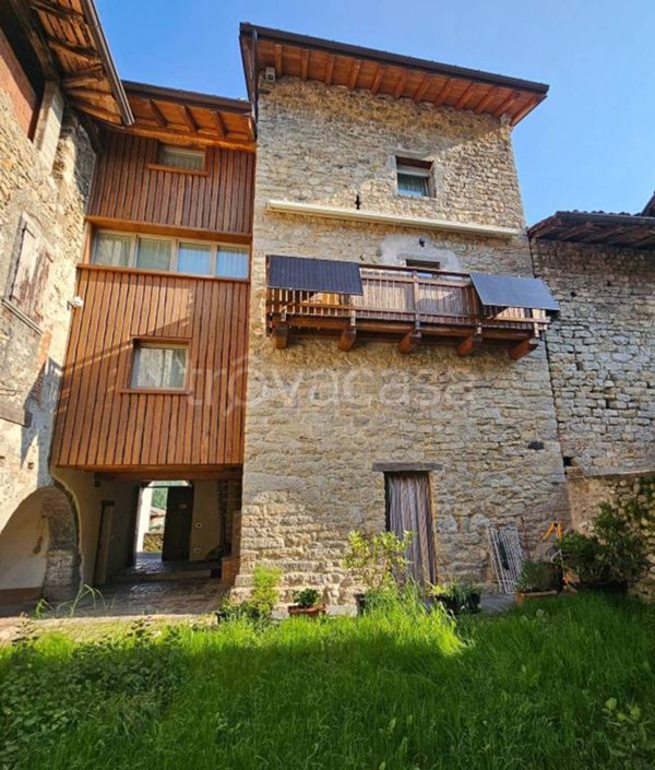 appartamento in affitto a Zogno in zona Stabello