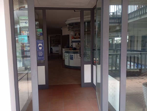 locale commerciale in affitto a Medolago