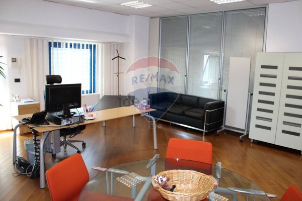 ufficio in affitto a Medolago
