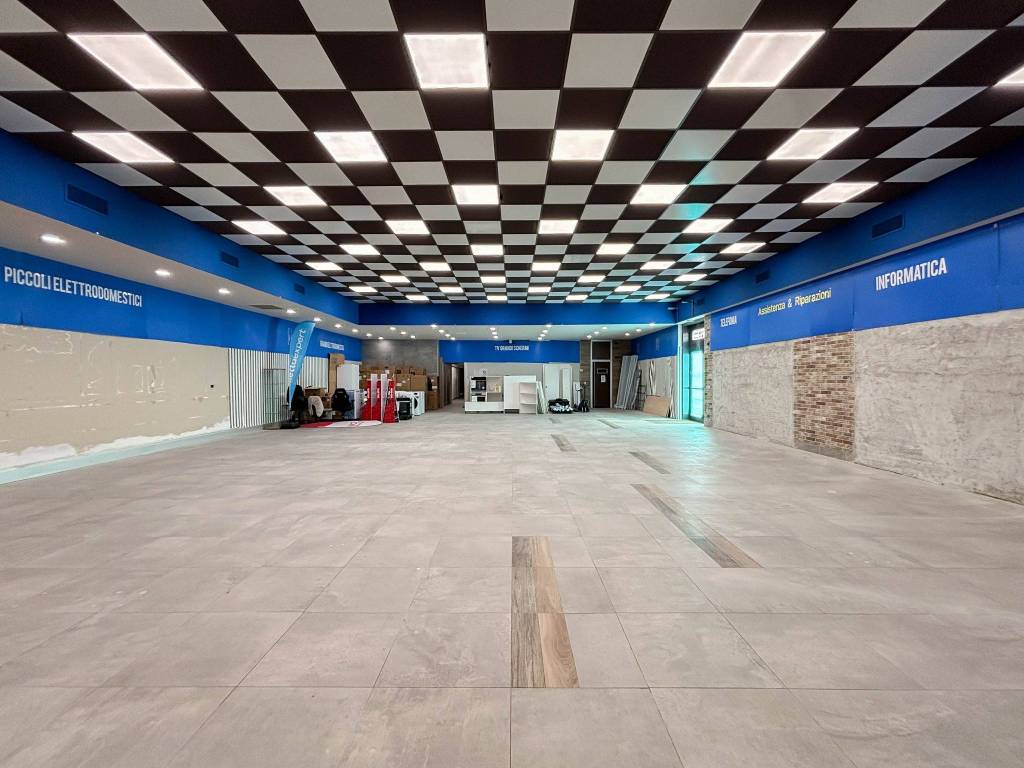 negozio in affitto a Medolago