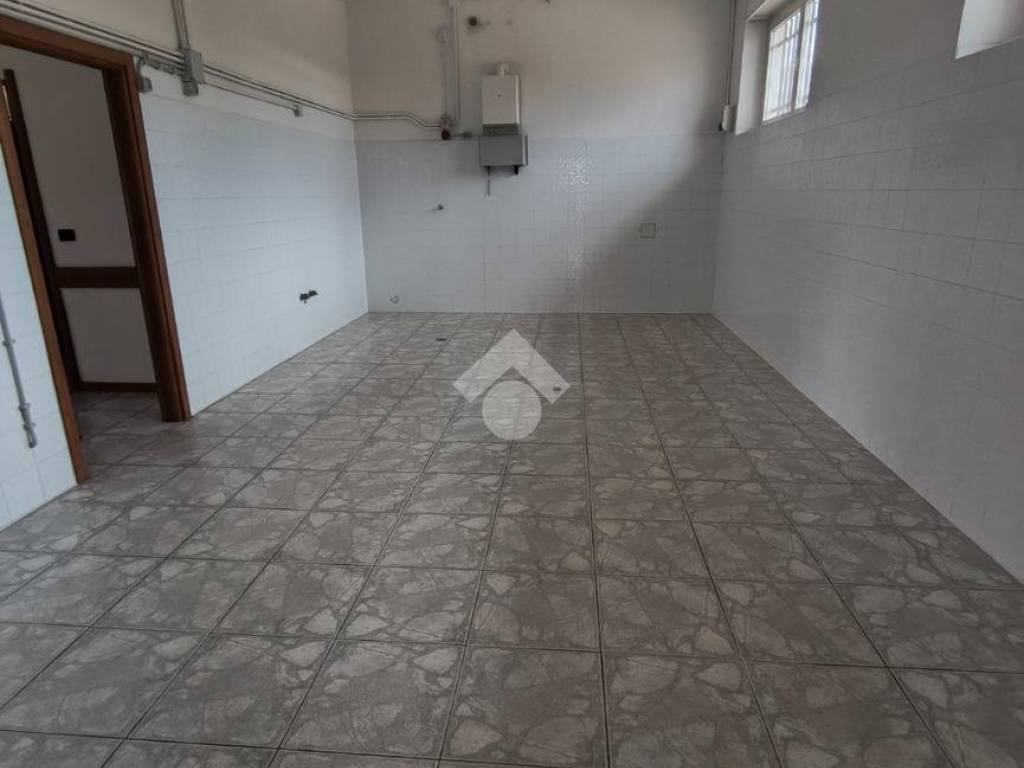 negozio in affitto a Balangero