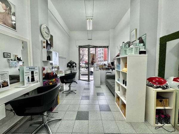 locale commerciale in affitto a Banchette