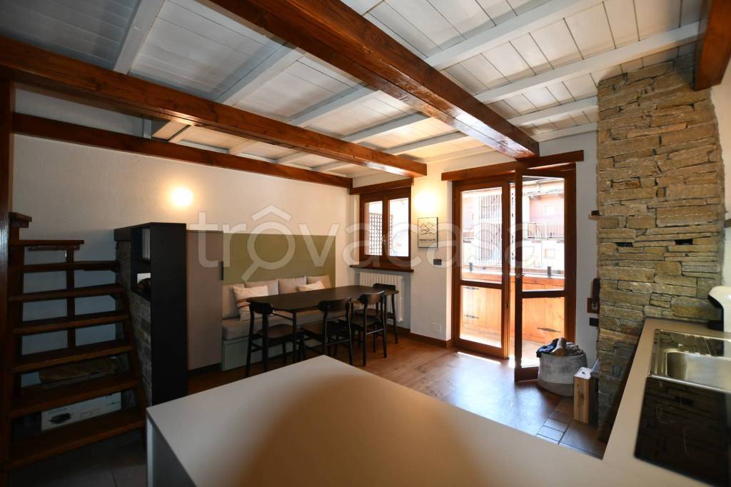 appartamento in affitto a Bardonecchia in zona Les Arnauds