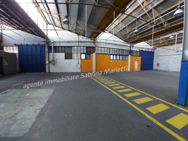 locale commerciale in affitto a Beinasco