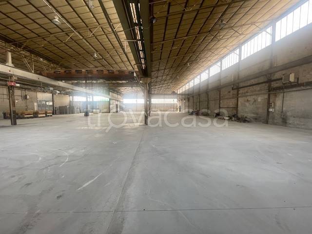 locale commerciale in affitto a Beinasco
