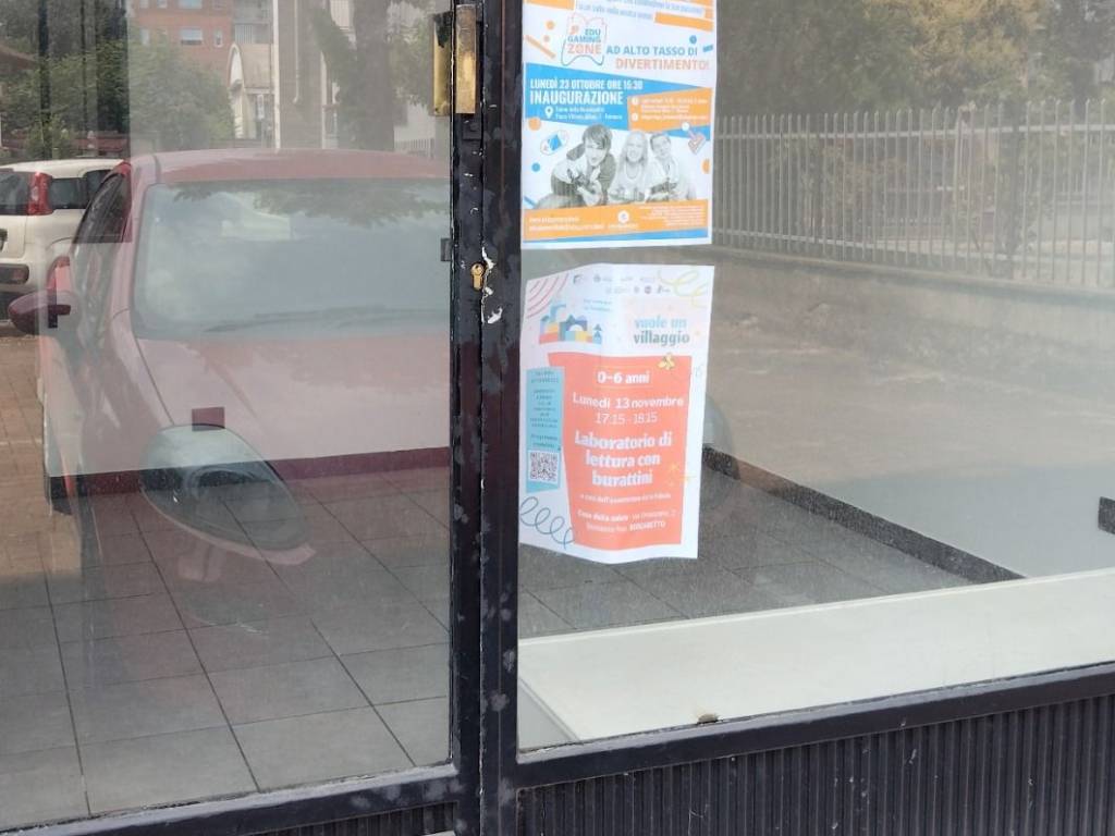 negozio in affitto a Beinasco in zona Borgaretto