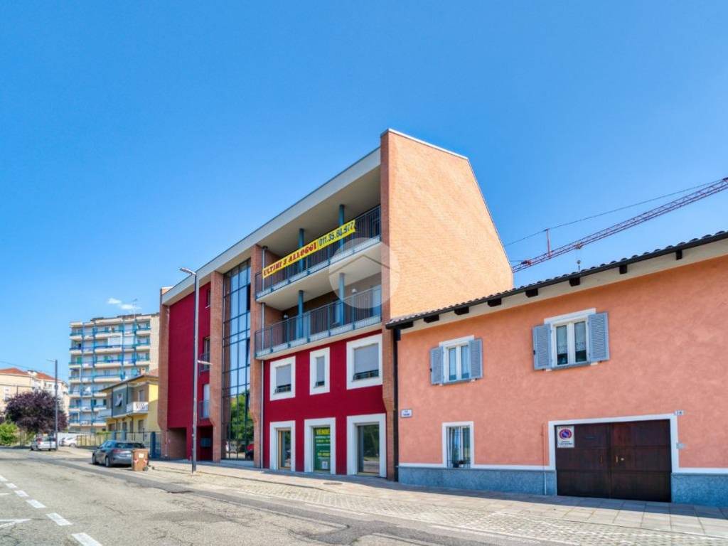 negozio in affitto a Beinasco