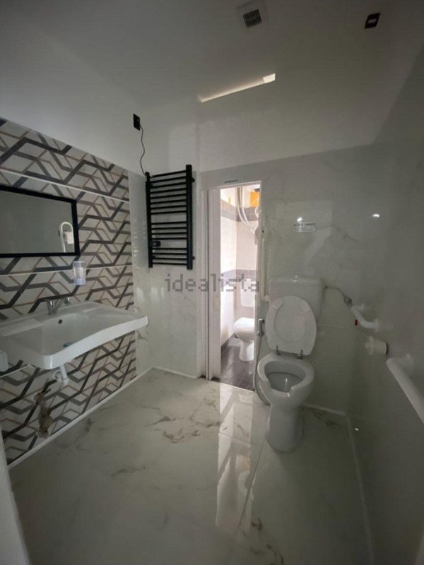 locale commerciale in affitto a Beinasco in zona Borgaretto