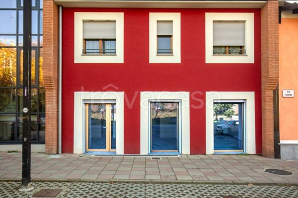 negozio in affitto a Beinasco