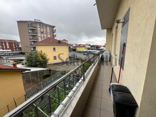 appartamento in affitto a Beinasco in zona Fornaci