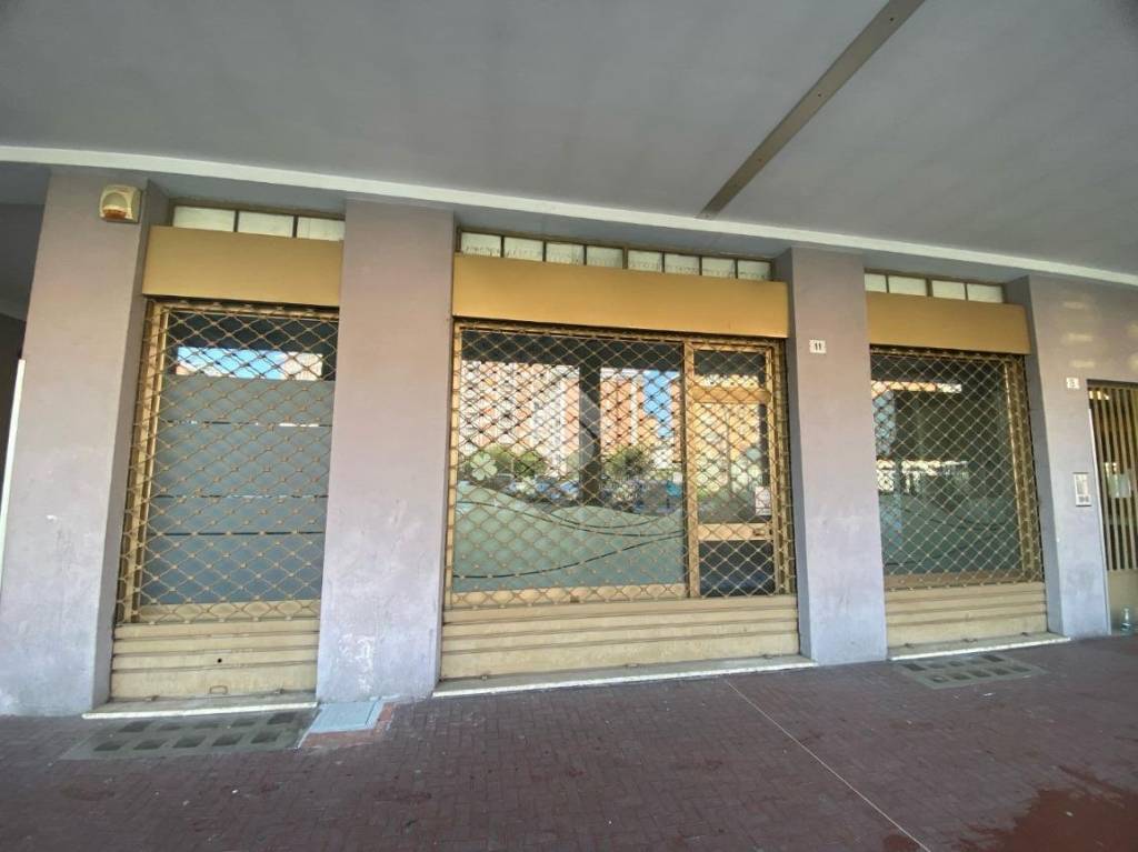 negozio in affitto a Borgaro Torinese
