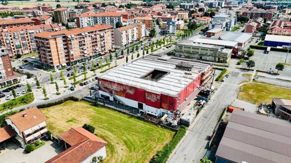 negozio in affitto a Borgaro Torinese