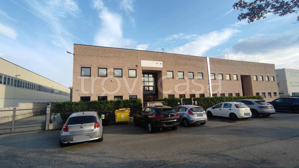 locale commerciale in affitto a Borgaro Torinese