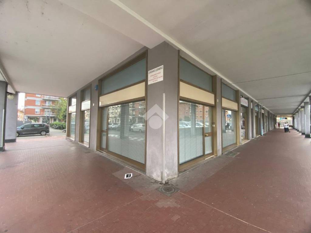 negozio in affitto a Borgaro Torinese