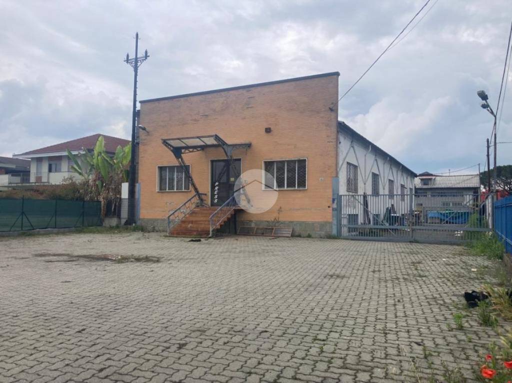 locale commerciale in affitto a Brandizzo