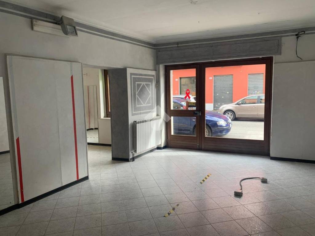 negozio in affitto a Brandizzo