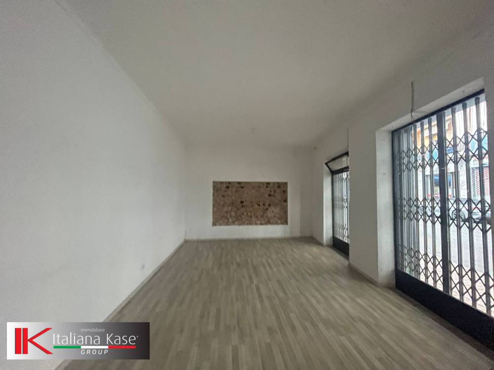 locale commerciale in affitto a Brandizzo