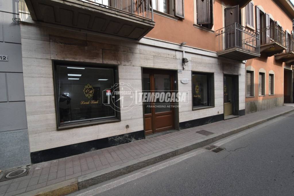 negozio in affitto a Brandizzo