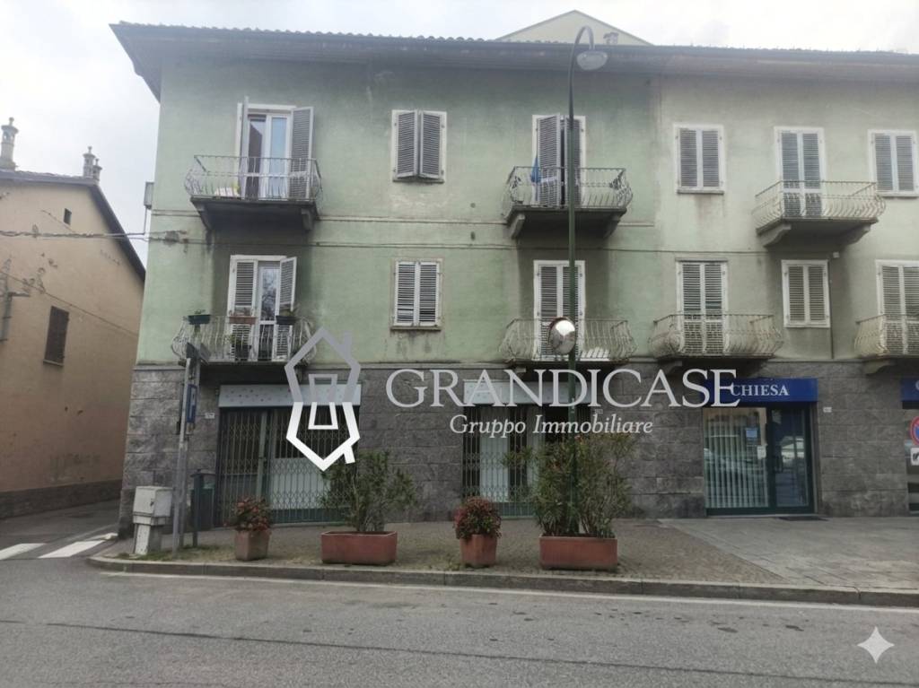 negozio in affitto a Brandizzo