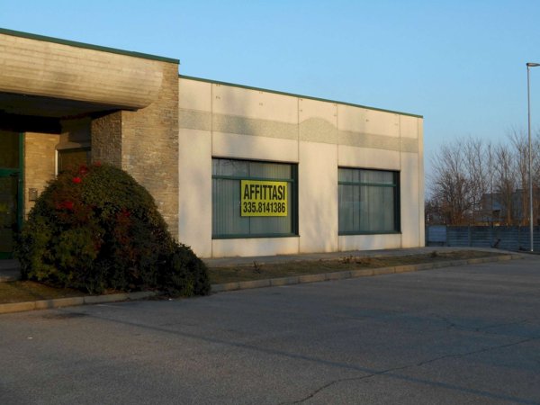 locale commerciale in affitto a Bricherasio