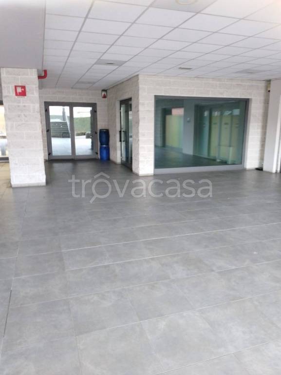 negozio in affitto a Bricherasio in zona Cappella Moreri