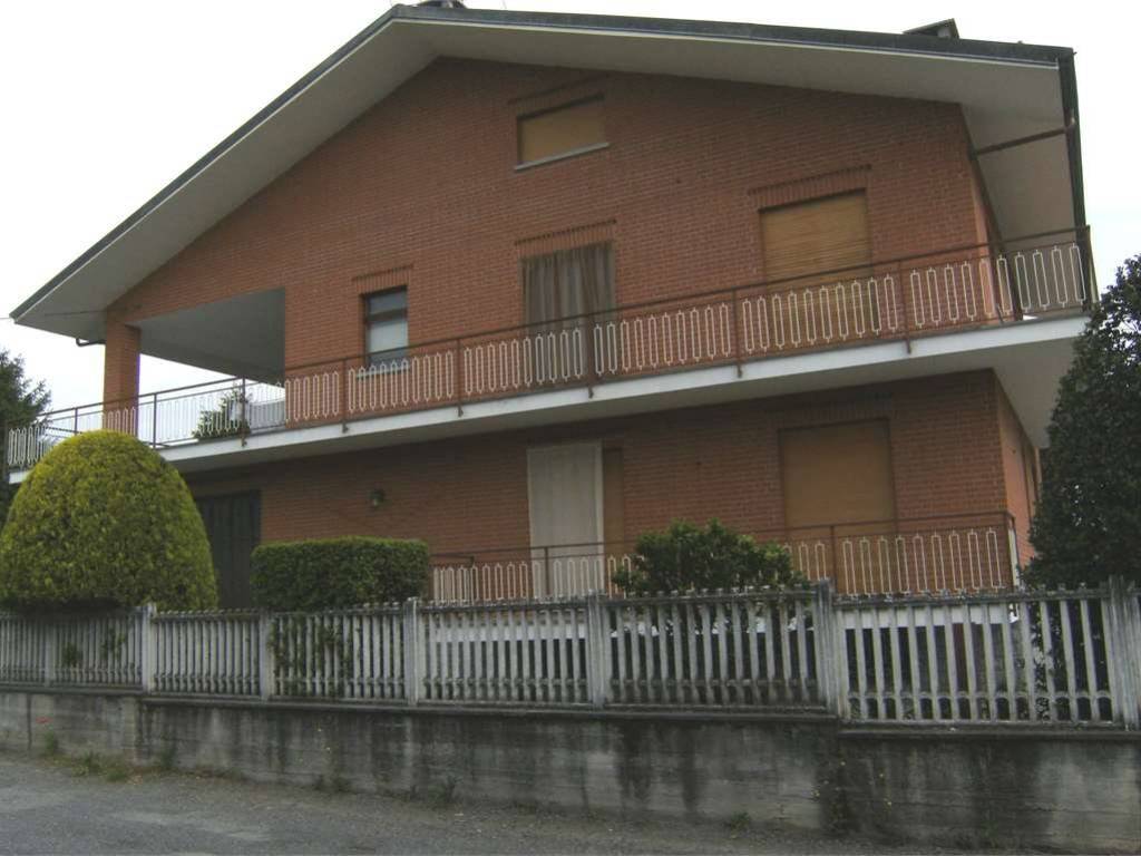 appartamento in affitto a Bricherasio in zona Cappella Moreri