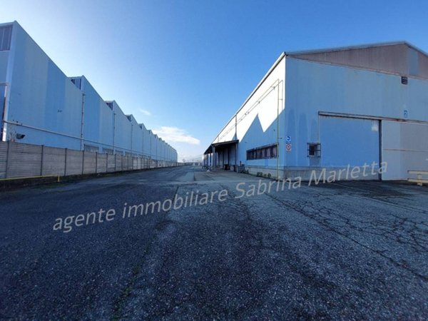 locale commerciale in affitto a Bruino