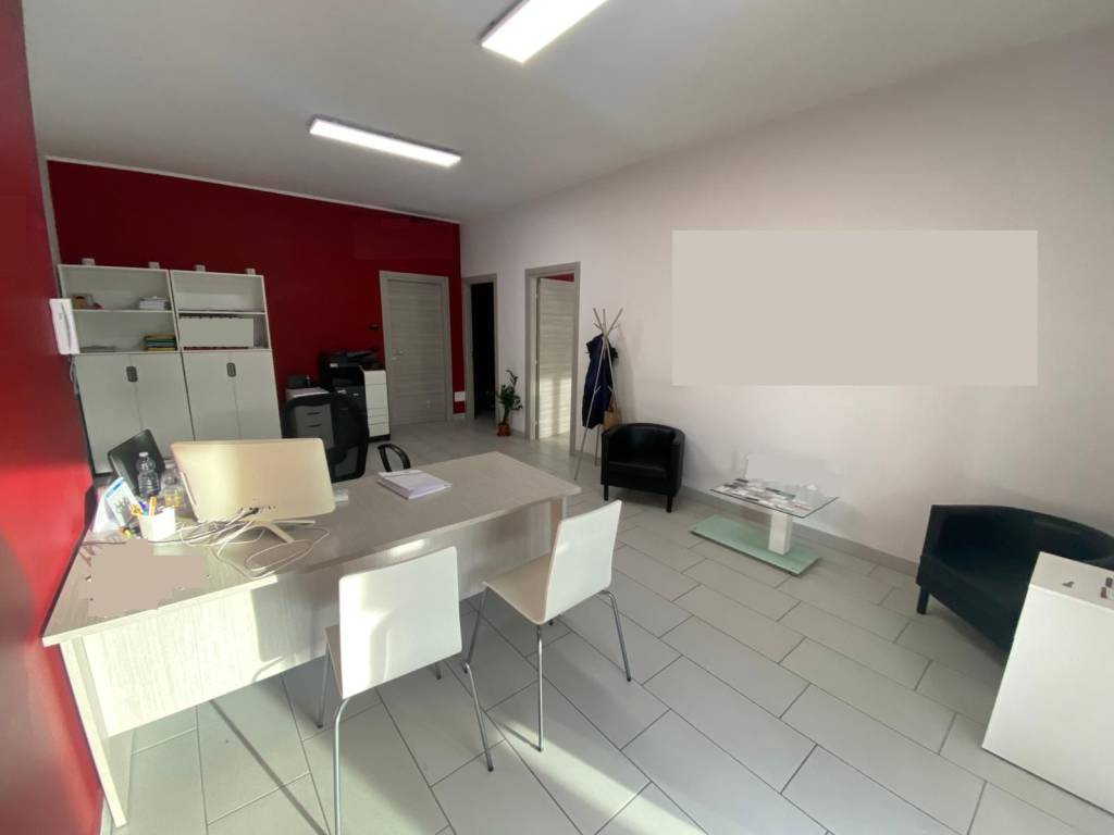 negozio in affitto a Bruino