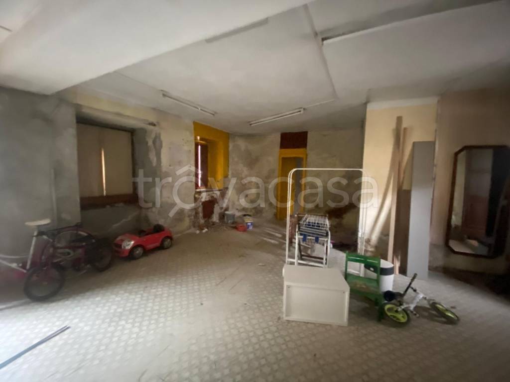 negozio in affitto a Bruino
