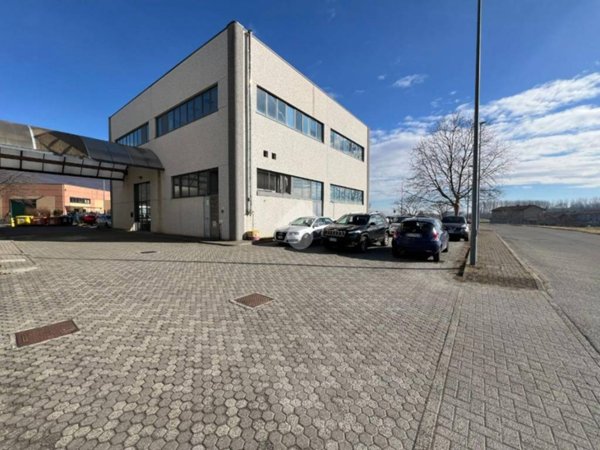 locale commerciale in affitto a Burolo