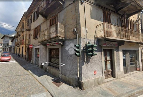 negozio in affitto a Bussoleno