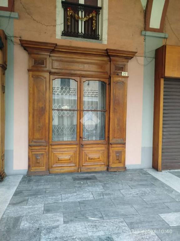 negozio in affitto a Bussoleno