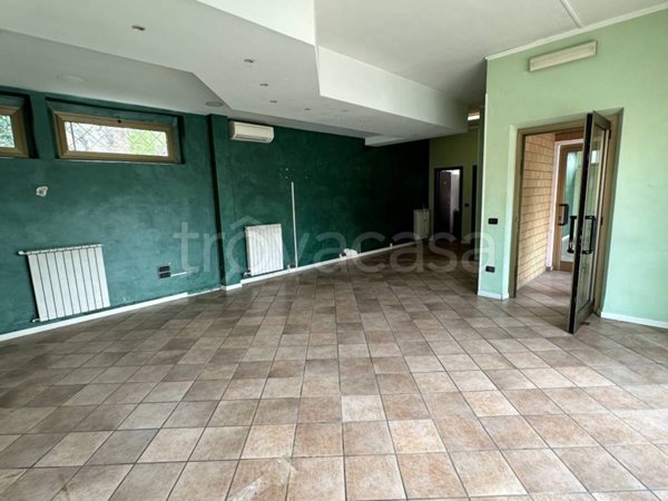 negozio in affitto a Buttigliera Alta