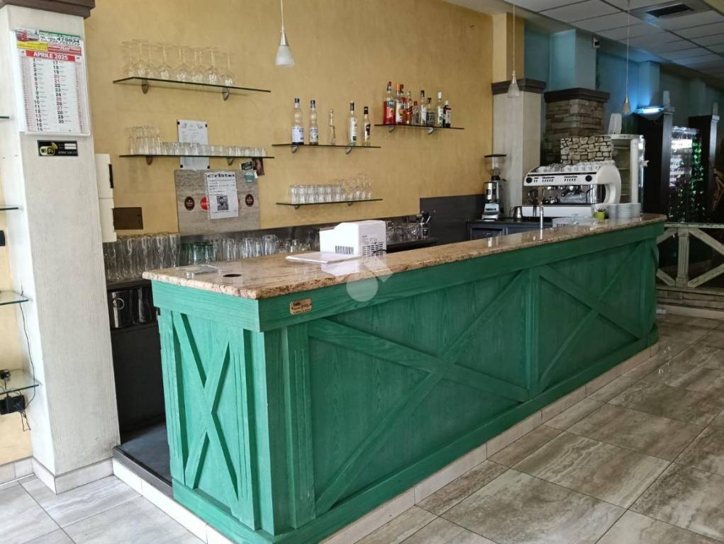 negozio in affitto a Buttigliera Alta in zona Ferriera