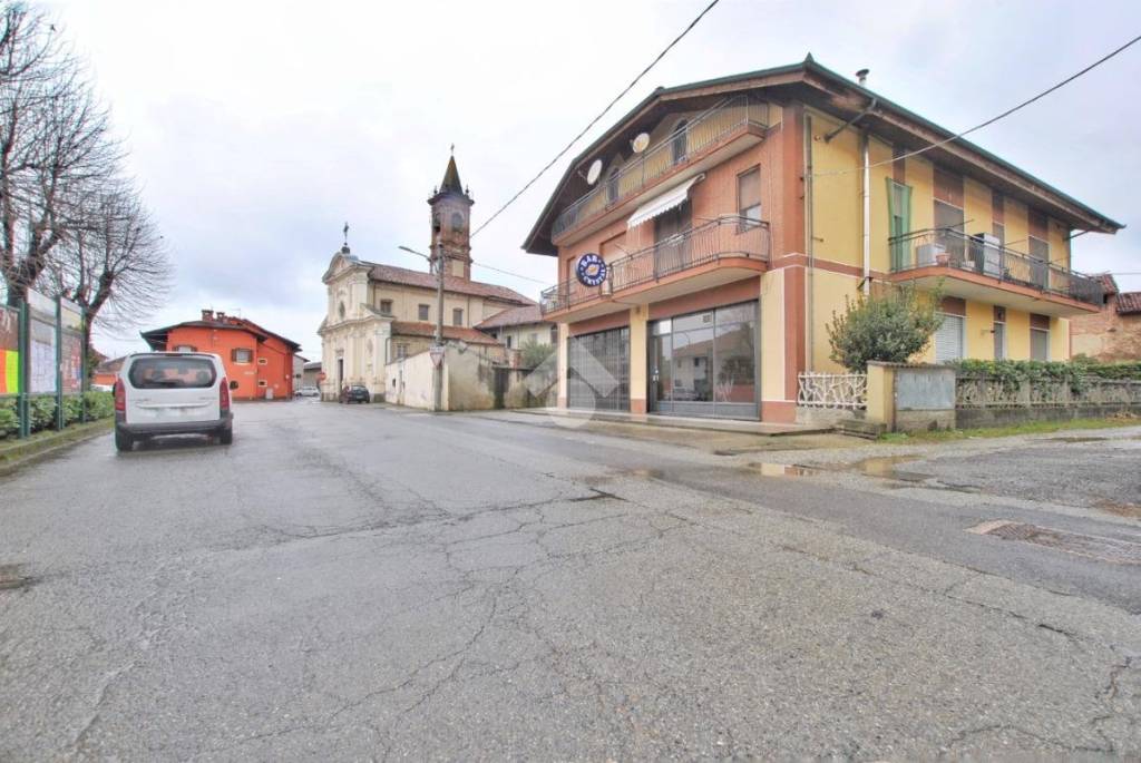 negozio in affitto a Caluso in zona Vallo