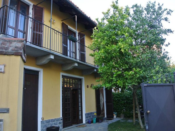 casa indipendente in affitto a Cambiano