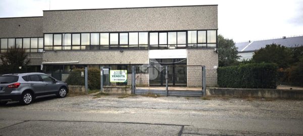 capannone in affitto a Cambiano